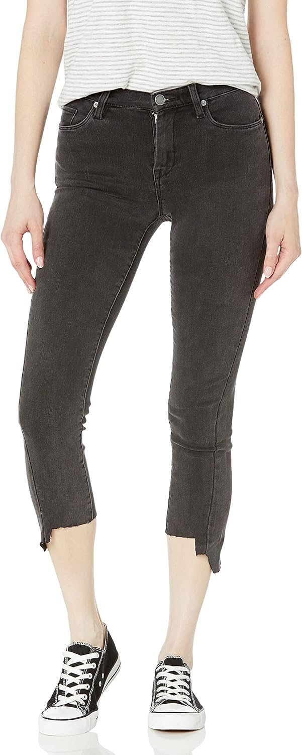 Madison in Saw You There - Image 7